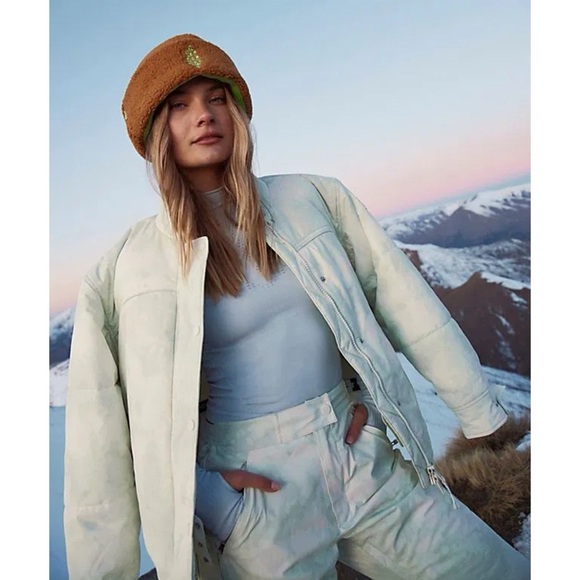 NWT Free People Bunny Slope Printed Puffer Jacket Ski Coat Green White Small - Picture 15 of 15
